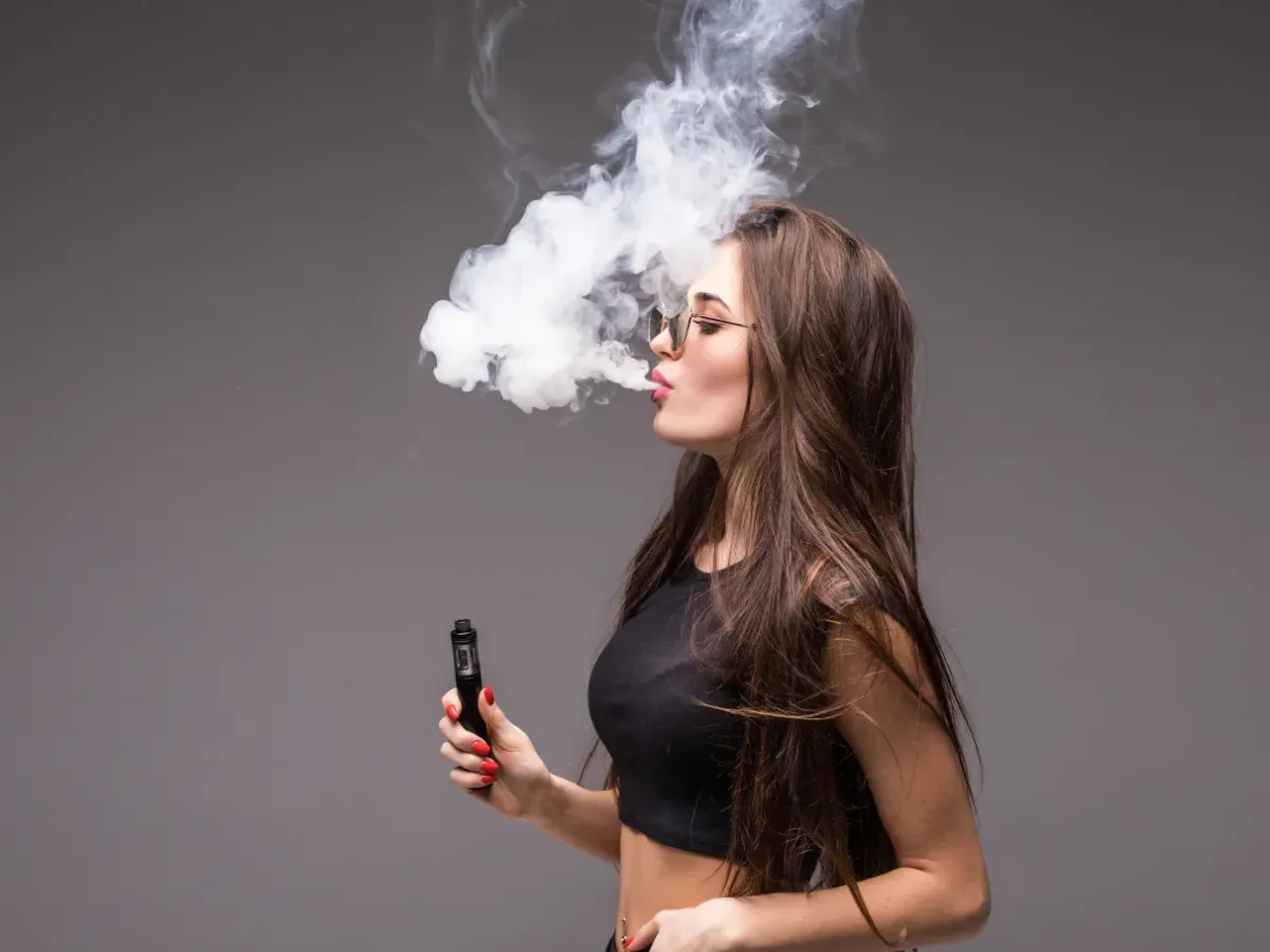 Uso de vape preocupa especialistas por riscos à saúde física e mental